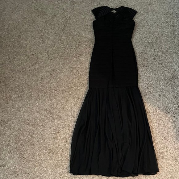 Betsy & Adam Mermaid Style Ball Gown • Size 2P • Black - Picture 3 of 5